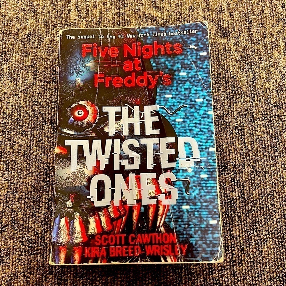 Five Nights at Freddy's / The Twisted Ones